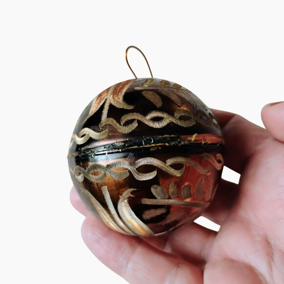 Vintage Hand Engraved Metallic Christmas Ornament With Leaf Design Gold Bronze - Picture 12 of 15